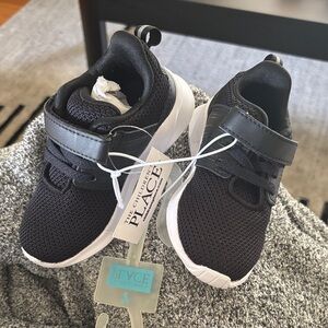 The Children's Place Black Kids Sneakers size 7